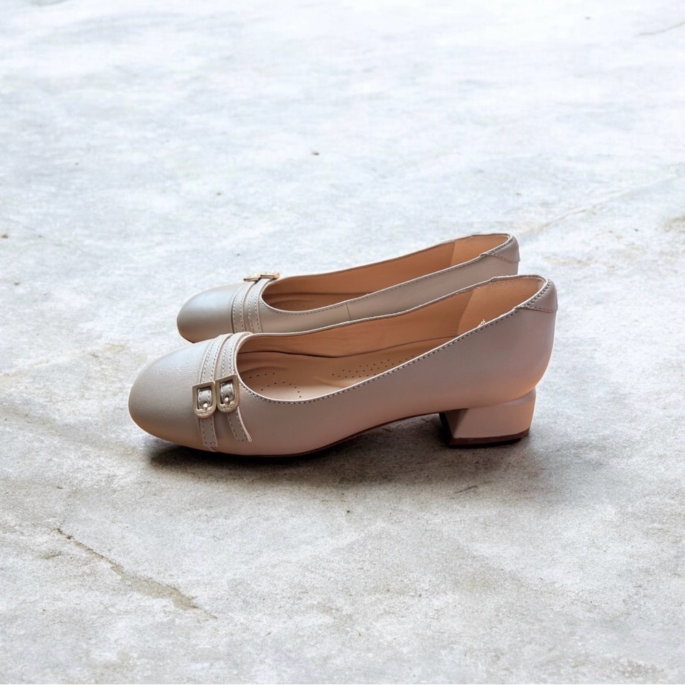 Clarks Cream Women's Heels - Picture 2 of 3